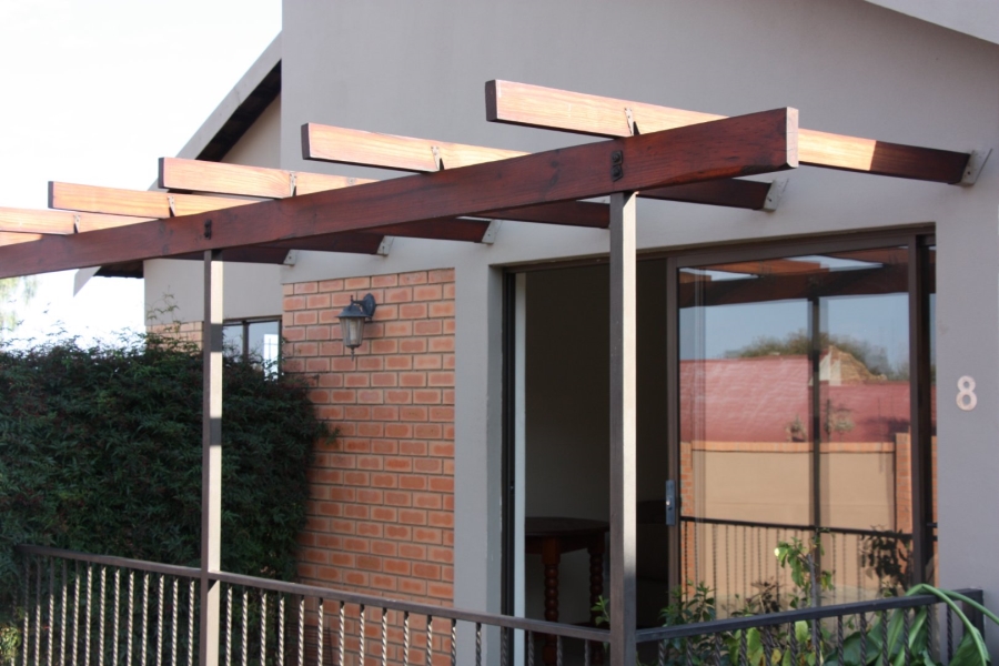2 Bedroom Property for Sale in Langenhovenpark Free State